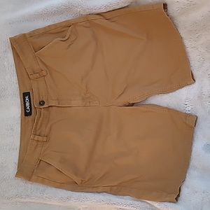 CARBON men's Khaki Chinos SZ 36.  Inseam 9 in. Like new